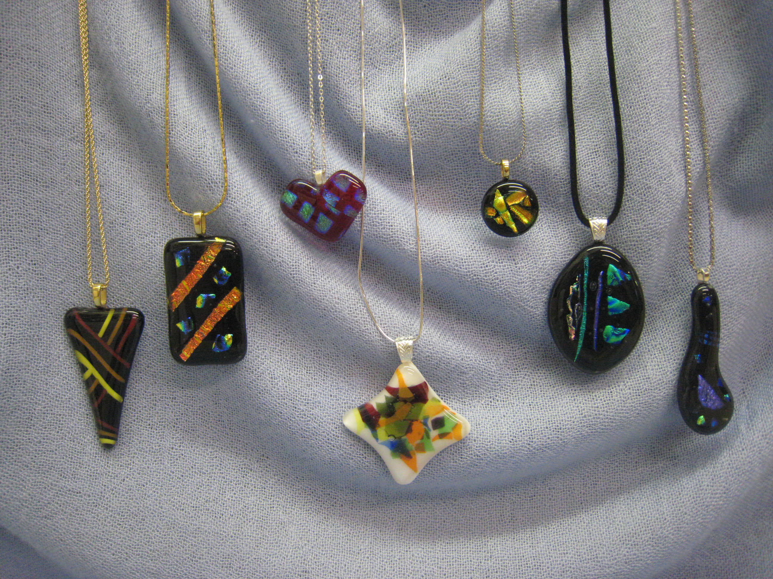 How do you make fused glass pendants?